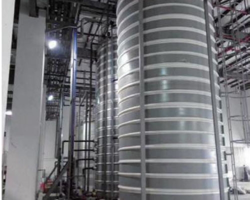 60噸大型（xíng）塑（sù）膠儲罐