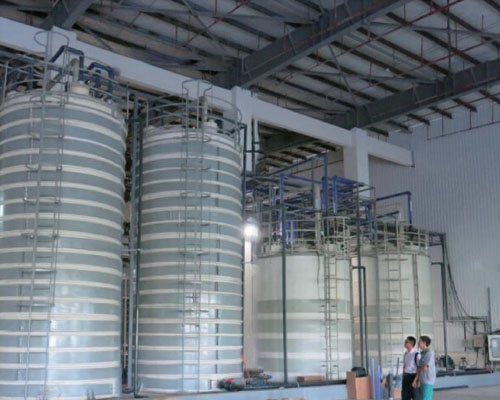 60噸大（dà）型塑膠儲罐